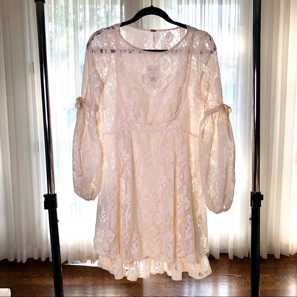 Women's Lace Long-Sleeve Mini Dress in Cream